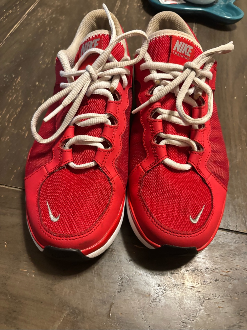 Nike Red Athletic Sneakers - Comfortable Training Shoes